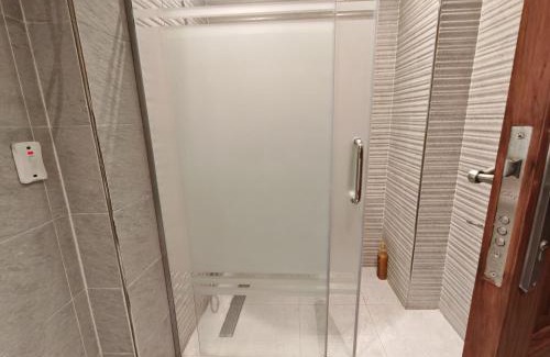 Az-Zaytun Apartamento | Roxy Square Apartment