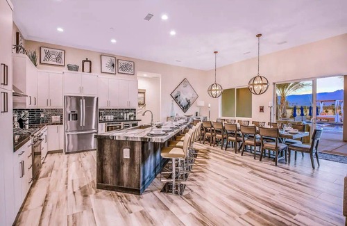 Indio Casa | Royal Bahamian Estate:Pickleball, Golf, sleeps 20!