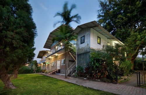 Trawas Alquiler De RV | Royal Caravan Hotel Trawas