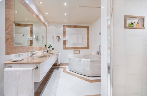 Historic Center Hotel | Royal Hotel Carlton