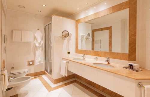 Historic Center Hotel | Royal Hotel Carlton