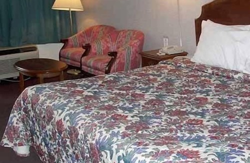 Alcoa Hotel | Royal Inn Knoxville Airport Alcoa