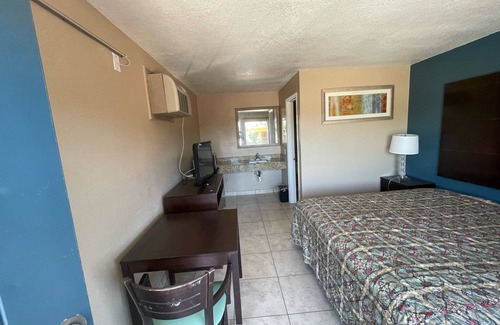 Boys Ranch Hotel | Royal Inn