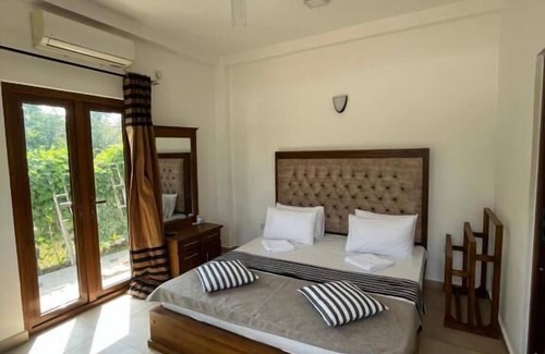 Thalawatugoda Hotel | Royal Crown Residency Hotel