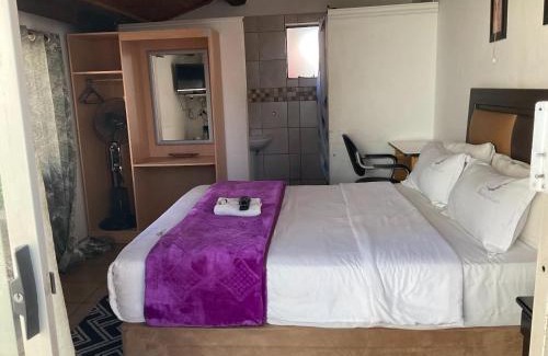 Greater Johannesburg Metropolitan Area Casa | Royal Olympia Lodges & Safaris RSA