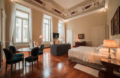 Historic Centre Hotel | Royal Palace Luxury Suites & Hotel