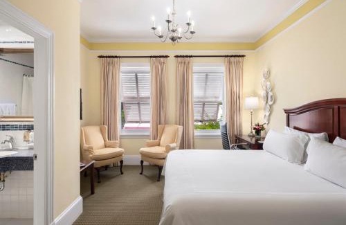 Pembroke Hotel | Royal Palms Hotel