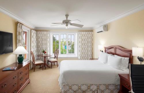 Pembroke Hotel | Royal Palms Hotel