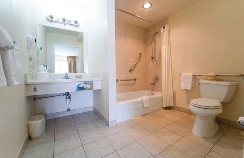 Indio Hotel | Royal Plaza Inn Indio