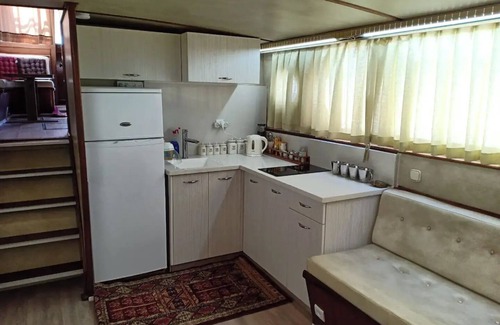 Ashkelon Alquiler De Eote | RoyalSeaSuite Included with Sailing