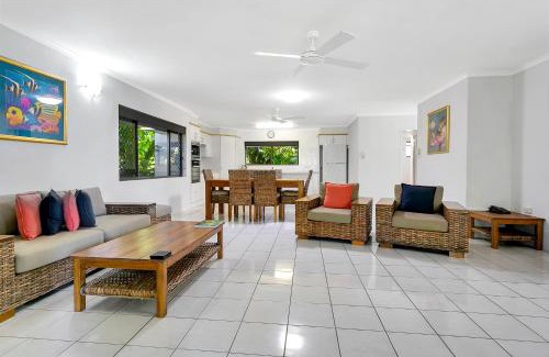 Trinity Beach Apartamento | Roydon Beachfront Apartments
