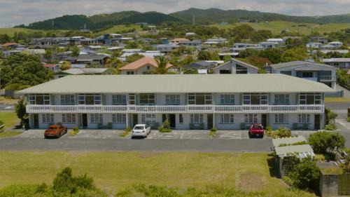 Ruakaka Hotel | Ruakaka Beach Front Motel