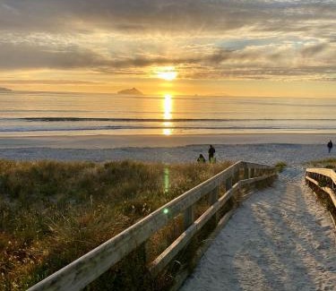 Ruakaka Hotel | Ruakaka Beach Front Motel