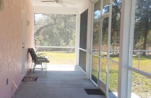 Fort White Casa | Isla del Ron país "Casa Rosada"