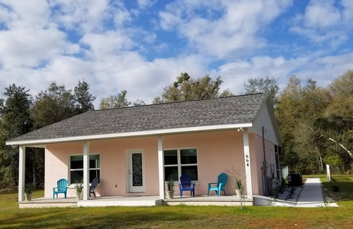 Fort White Casa | Isla del Ron país "Casa Rosada"