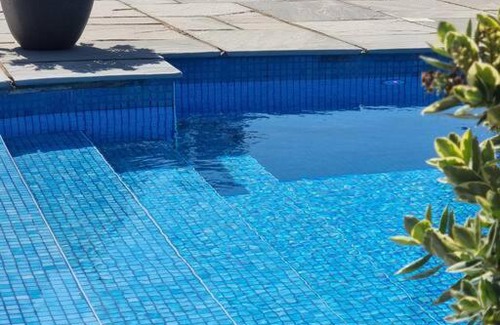 Wisbech Villa | Rural Farmhouse with Swimming Pool Getaway