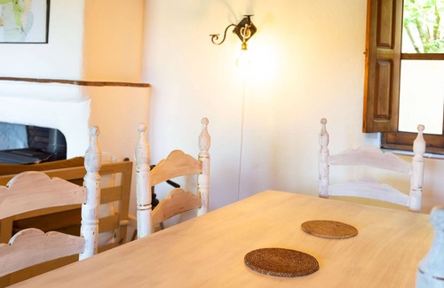 Fuenteheridos Casa | Casa rural y actividades. Yoga, Equitación, Senderismo, Masaje y Gastronomía