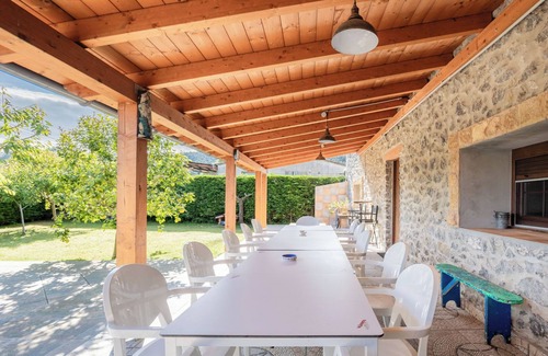 Solorzano Casa | Casa Rural 'Trasmiera' con Terraza Privada, Jardín Privado y Wi-Fi
