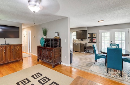 Melbourne Casa | Rural Melbourne House with Deck!