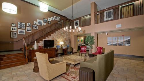 Starkville Hotel | Russell Inn and Suites