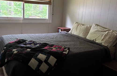 Webbwood Cabina | Rustic cabin with pool.