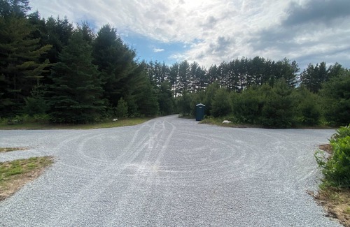 De Tour Village Alquiler De RV | Rustic campground in De Tour Village with Large secluded lots. Site A
