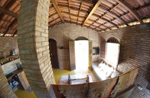 Parafuso Casa | Rústico chale situado en la orilla del río Ipitanga en la naturaleza