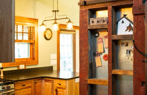 Blowing Rock Casa | Rustic & cozy, 3 decks w/ loft, 10 min to downtown