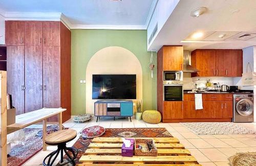 Jumeirah Lake Towers Apartamento | Rustic Elegance By The Lake Studio Cabin In Jlt