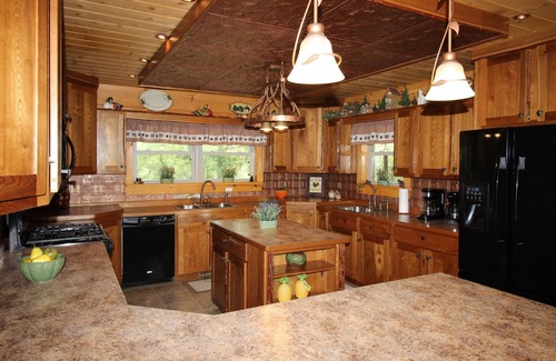 Nashville Cabina | Rustic Elegance Lodge - Picturesque 6 bedroom cabin, Hot Tub, Pool Table