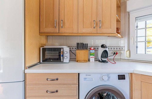 Carranque Chalet De Esquí | Alojamiento rústico con piscina privada de temporada y ubicación estratégica