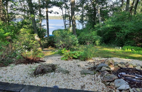 Douglas Cabina | Rustic Log Cabin on the Lake