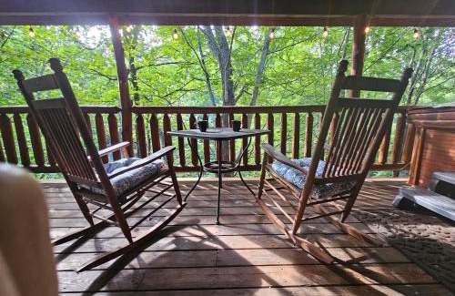 Gatlinburg - Pigeon Forge Casa | Rustic Retreat