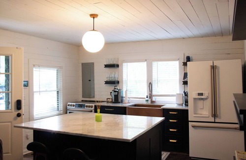 Taylorsville Cabina | Rustic Cabin located on Ellendale Farm