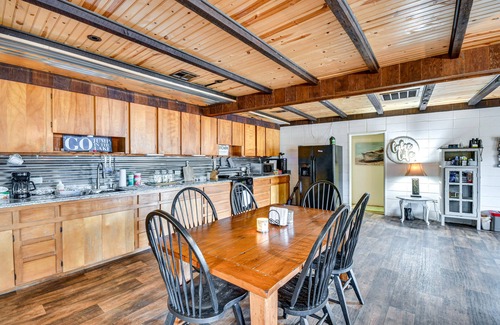 Valley Cabaña | Rustic Valley Cottage w/ Swim Dock on Lake Harding