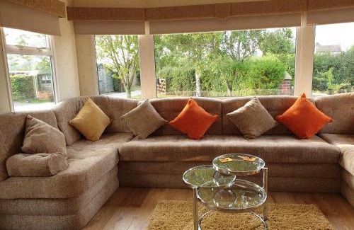 Pontesbury Otro | Ruth's Rest Country Retreat with private Hot Tub