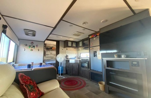 Puerto Escondido Casa | Casa rodante en la playa con alberca y Starlink