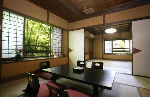 Kurokawa Onsen Hotel | Ryokan Wakaba