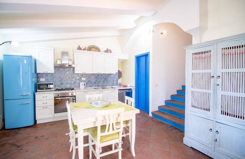 Cardedu Apartamento | S'Omu and Assunta 1P apartment with terrace and private pool.