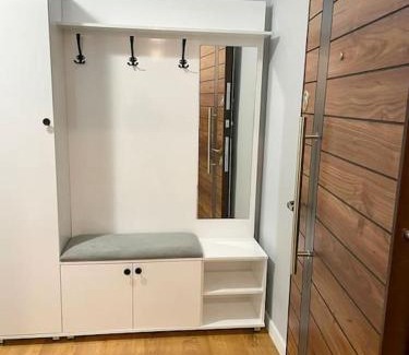 Mbrostar-Urë Apartamento | SAB 2 Cozy Modern Apartment Fier