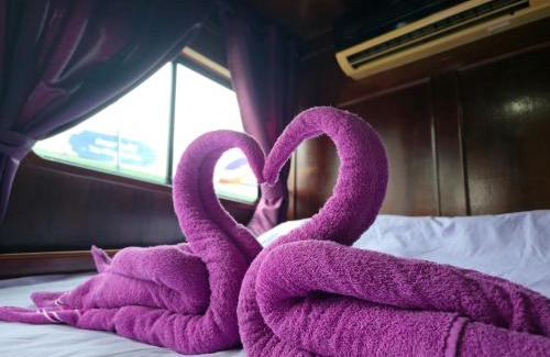 Phra Borom Maha Ratchawang Alquiler De Eote | Sabai Sabai Liveaboard Bangkok