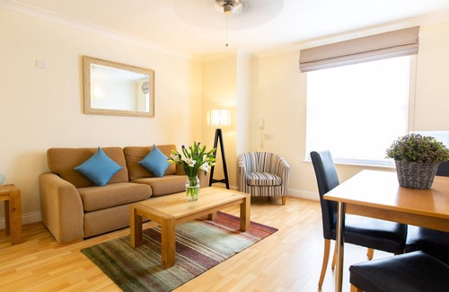Saint Helier Apartamento | SACO Jersey Merlin House