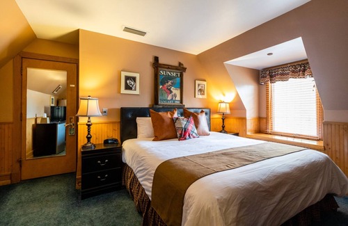 Lake Arrowhead Hotel | Saddleback Inn