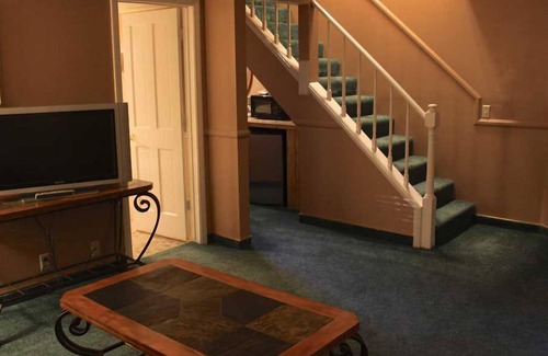 Lake Arrowhead Hotel | Saddleback Inn