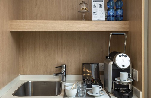 Be'er Ya'akov Hotel | Sadot Hotel Ben Gurion Airport - an Atlas Boutique Hotel