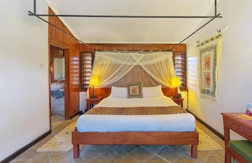 Maasai Mara Cabina | Safari Lovers' Dream: Relaxing Hotel w/ Outdoor Swimming Pool