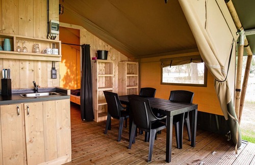 Lichtaart Complejo | Safari Tenten met Sanitair 4 personen