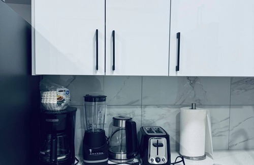 Southwest Edmonton Casa | Safe haven- Spacious and cozy two bedroom suite