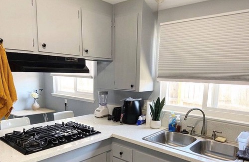 East Whittier Casa | [Safe&Quite]: Family&Pet friendly #Crib.Parking Netflix WD 500mpbs AC