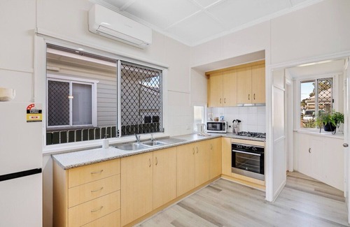 East Toowoomba Casa | Sage Cottage! CBD Perfection!